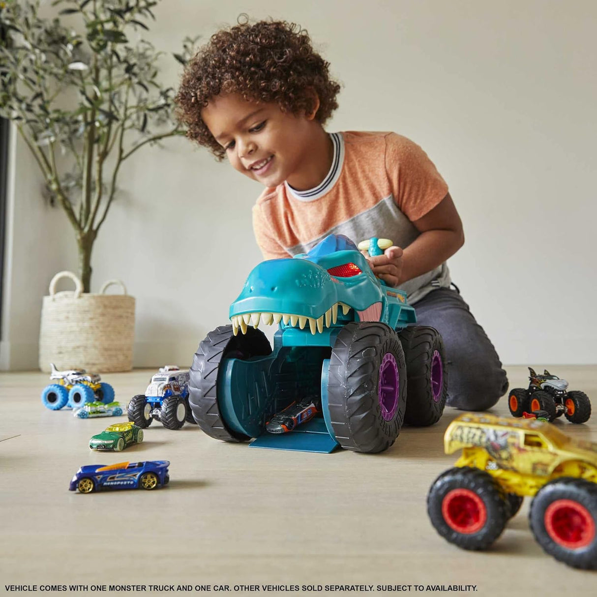 Hot Wheels: Monster Trucks Car Chompin' Mega Wrex