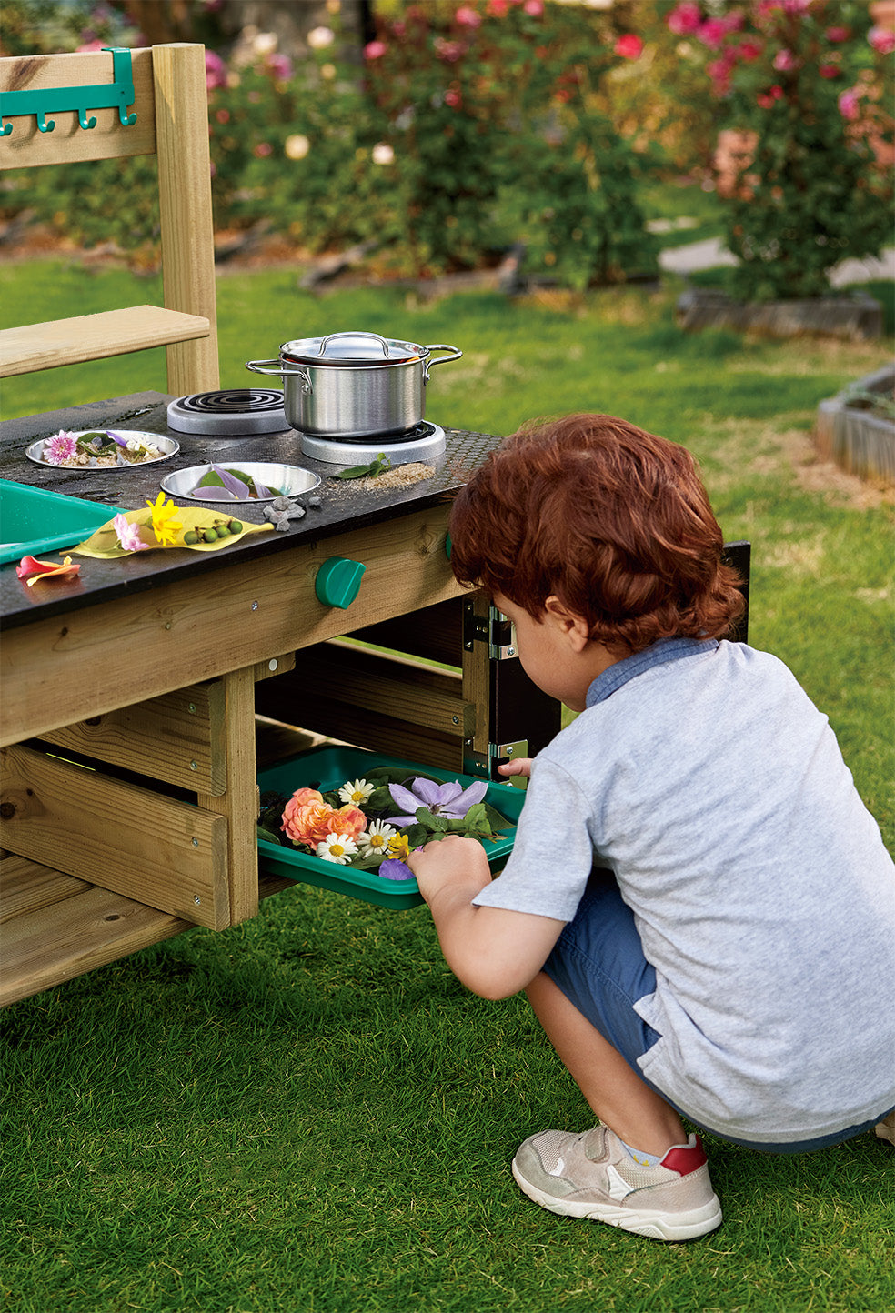 Hape: Outdoor Kitchen
