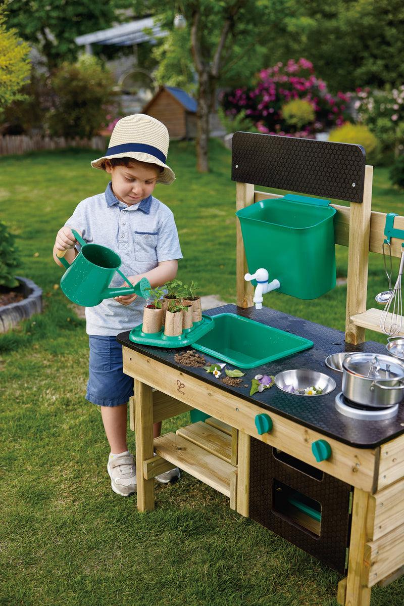 Hape: Outdoor Kitchen
