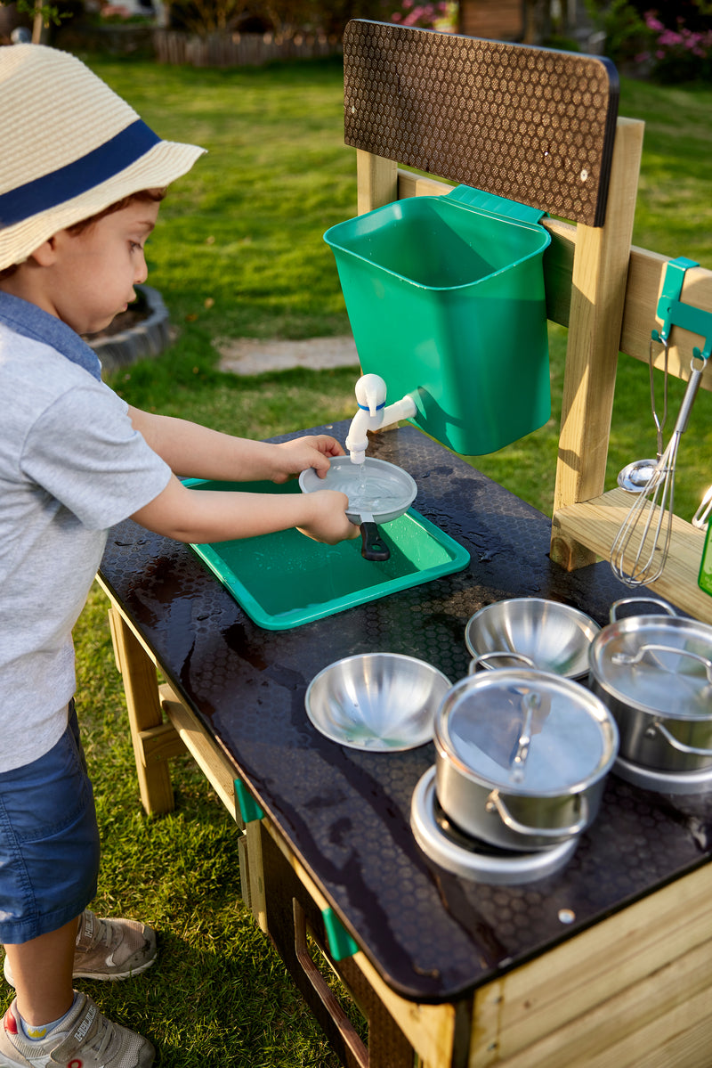 Hape: Outdoor Kitchen