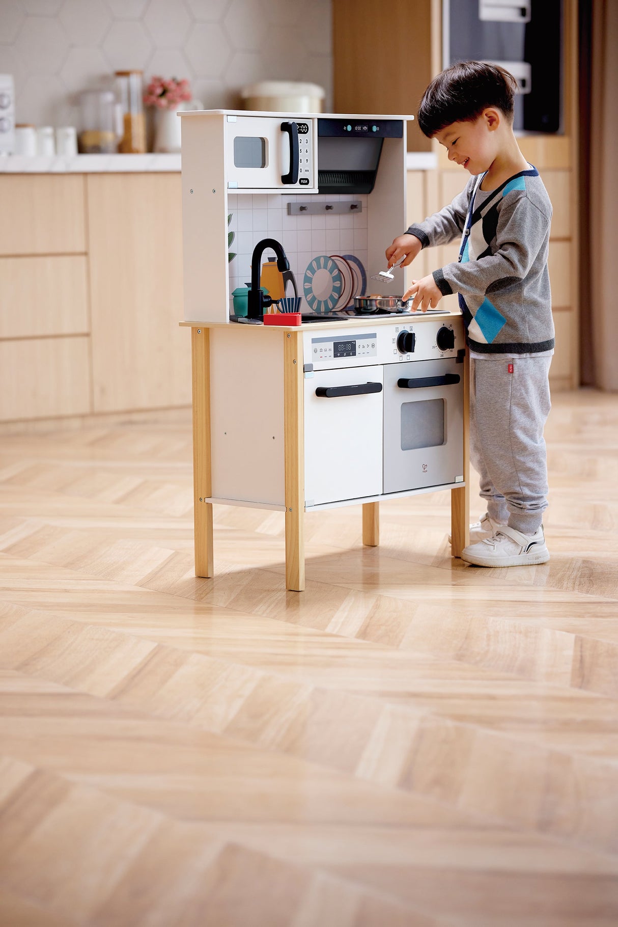 Hape: Modern Smart Kitchen