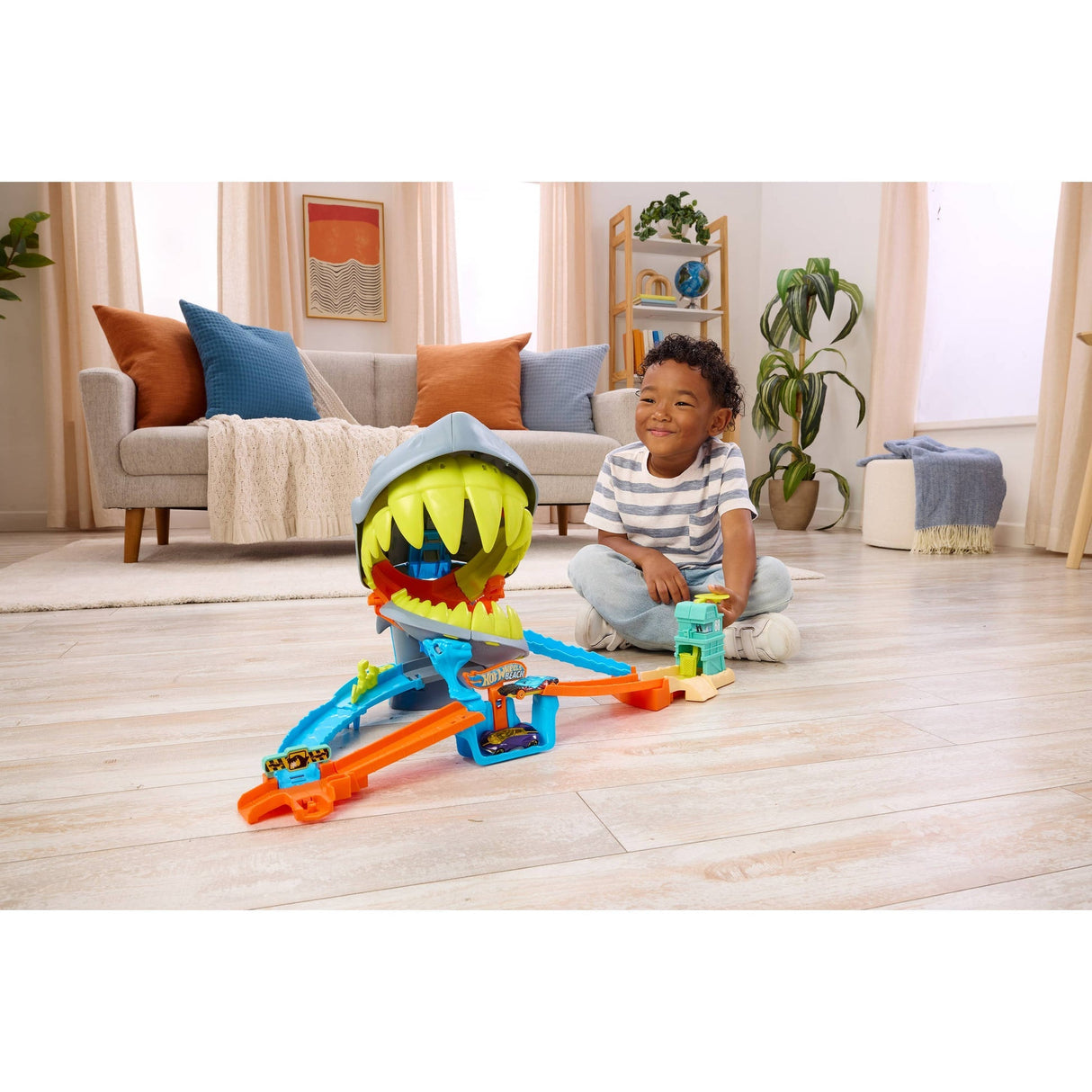 Hot Wheels: Shark Chomp Beach