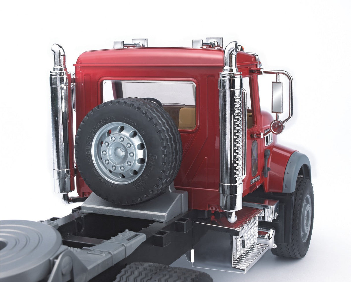 Bruder: MACK Granite Low Loader With JCB Backhoe