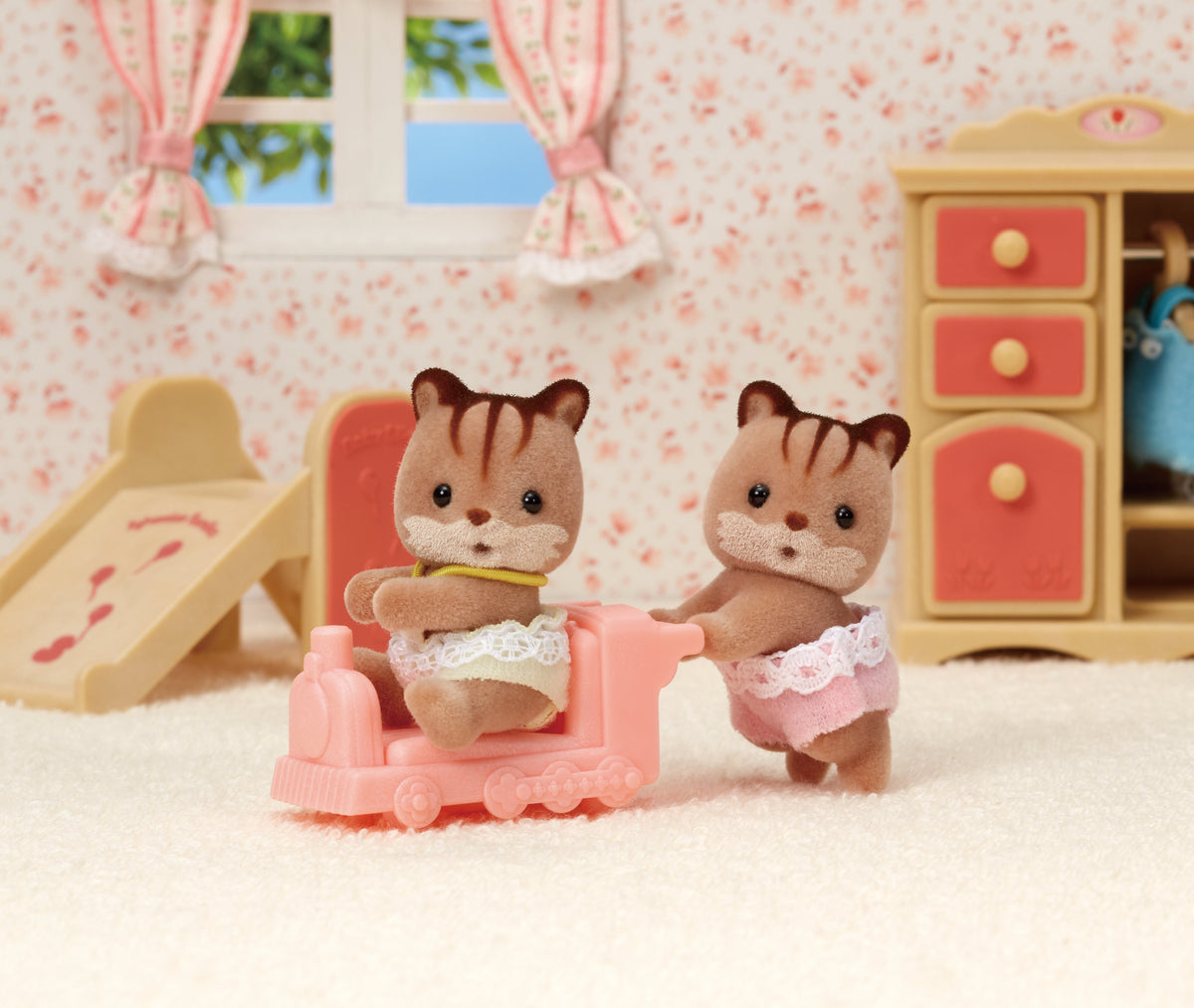 Sylvanian Families - Walnut Squirrel Twins (2 Pack)