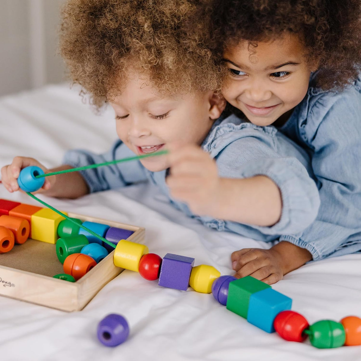 Melissa & Doug: Primary Lacing Beads