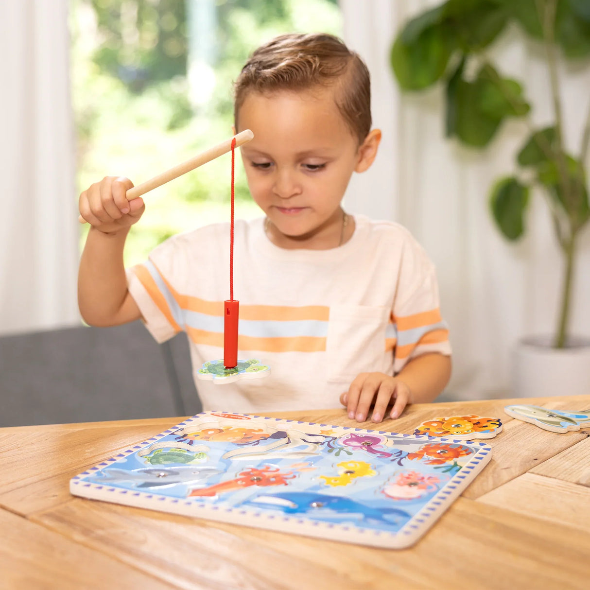 Melissa & Doug: Magnetic Fishing Game