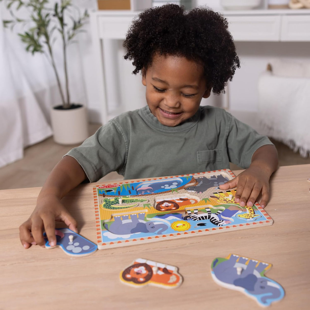 Melissa & Doug: Safari Peg Puzzle