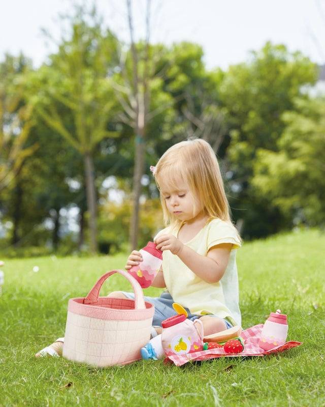 Hape: Toddler Picnic Basket