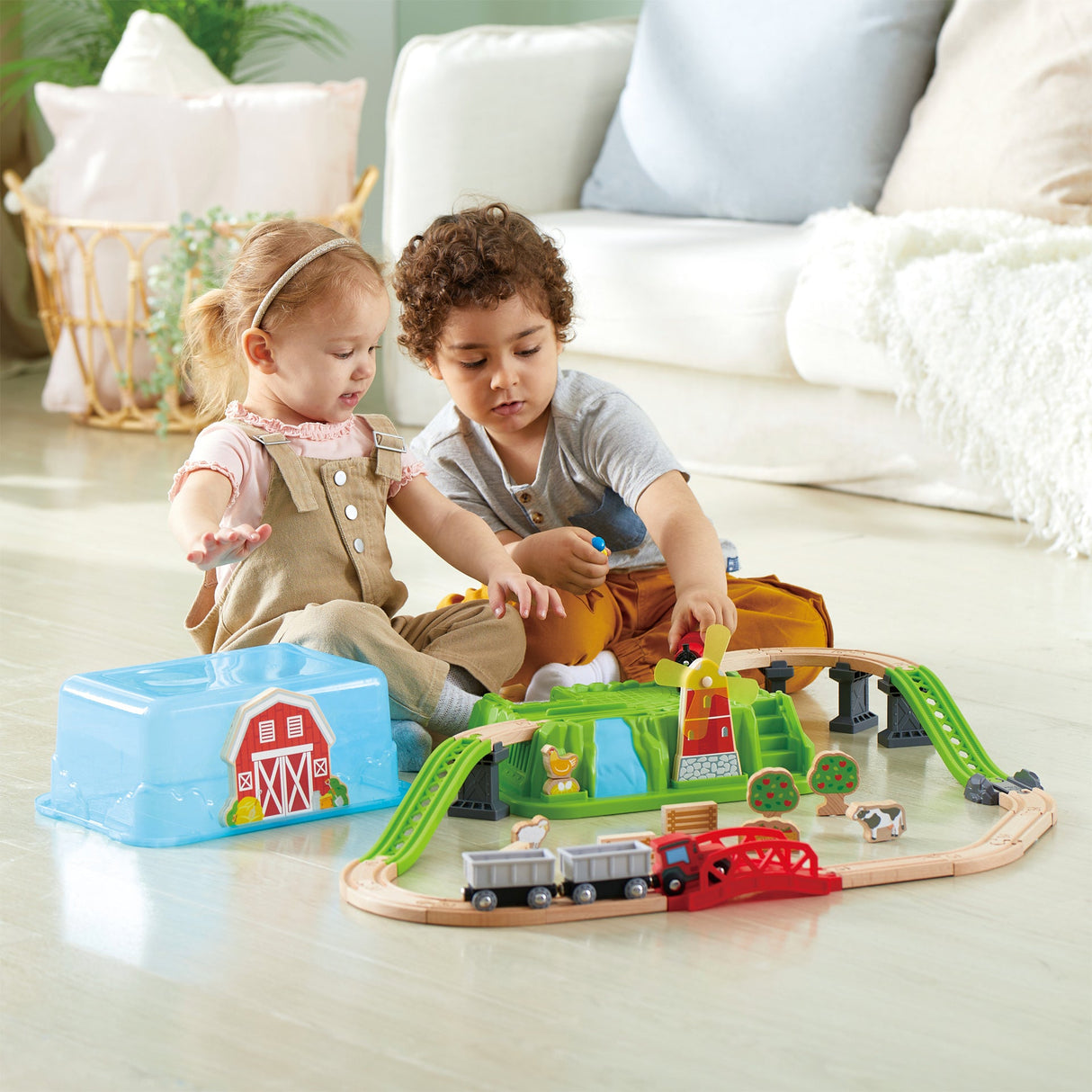 Hape: Countryside Train Bucket Set