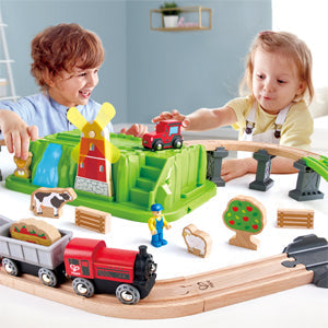 Hape: Countryside Train Bucket Set