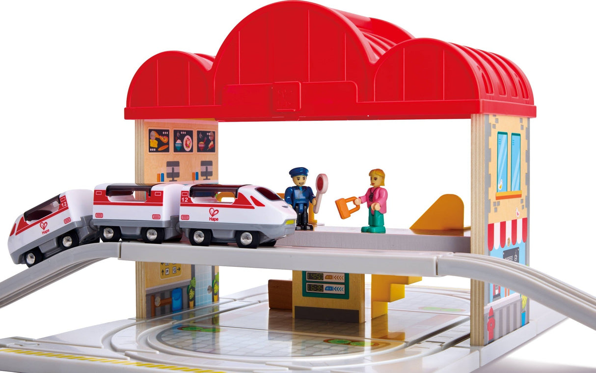 Hape: Portable Train Station Set