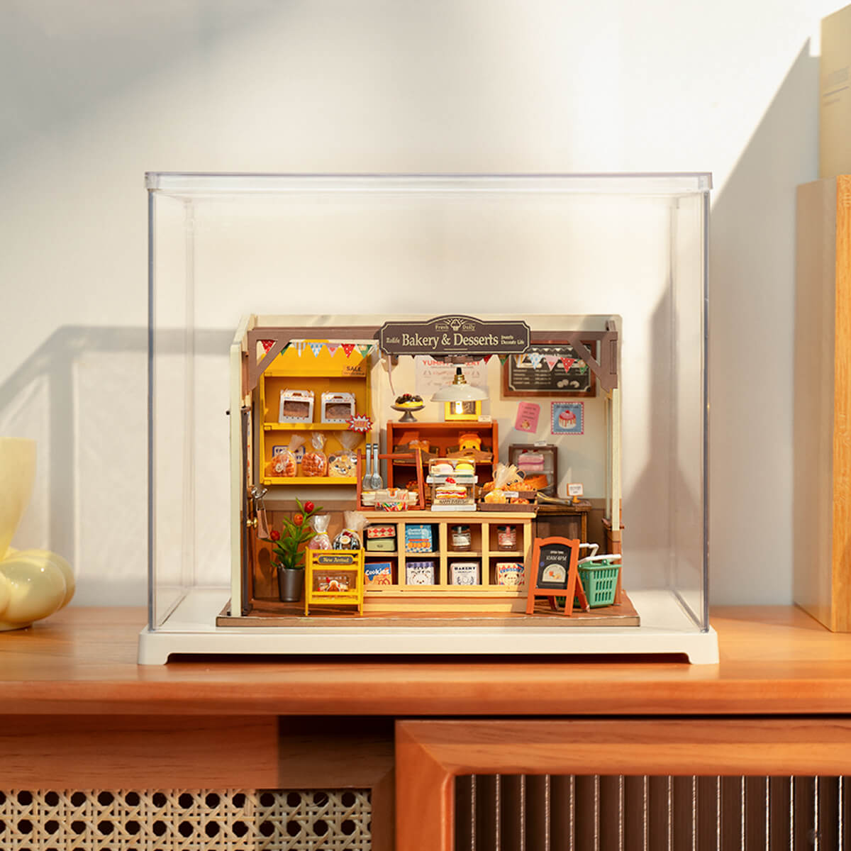 Rolife: DIY Dust Cover for Miniature House