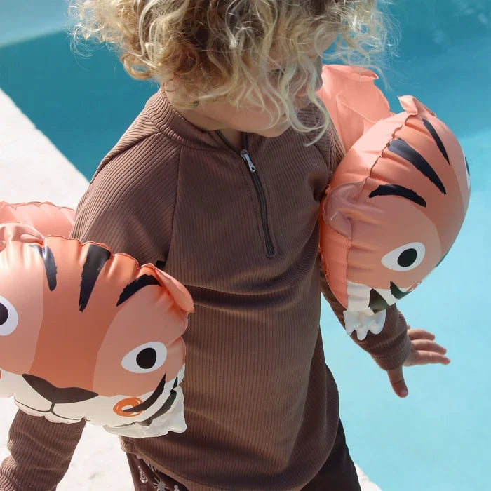 Sunnylife: Inflatable Arm Band Tino the Tiger - Clay