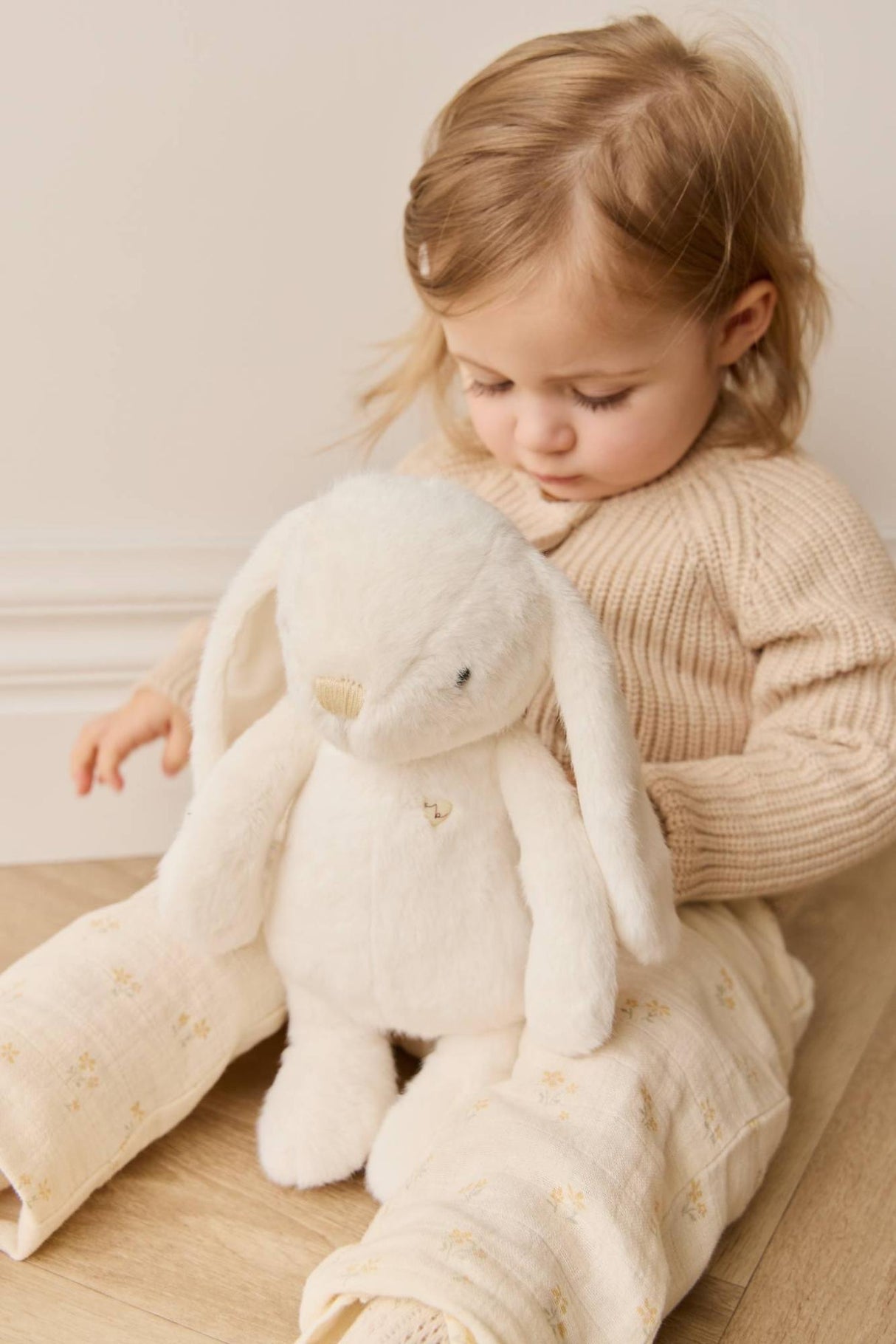 Snuggle Bunnies - Penelope - Marshmallow 30cm