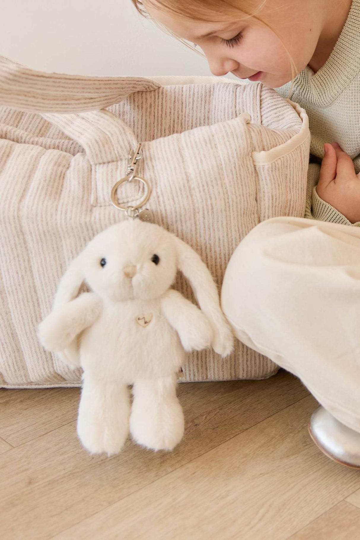 Snuggle Bunnies - Penelope Key Charm - Marshmallow 15cm