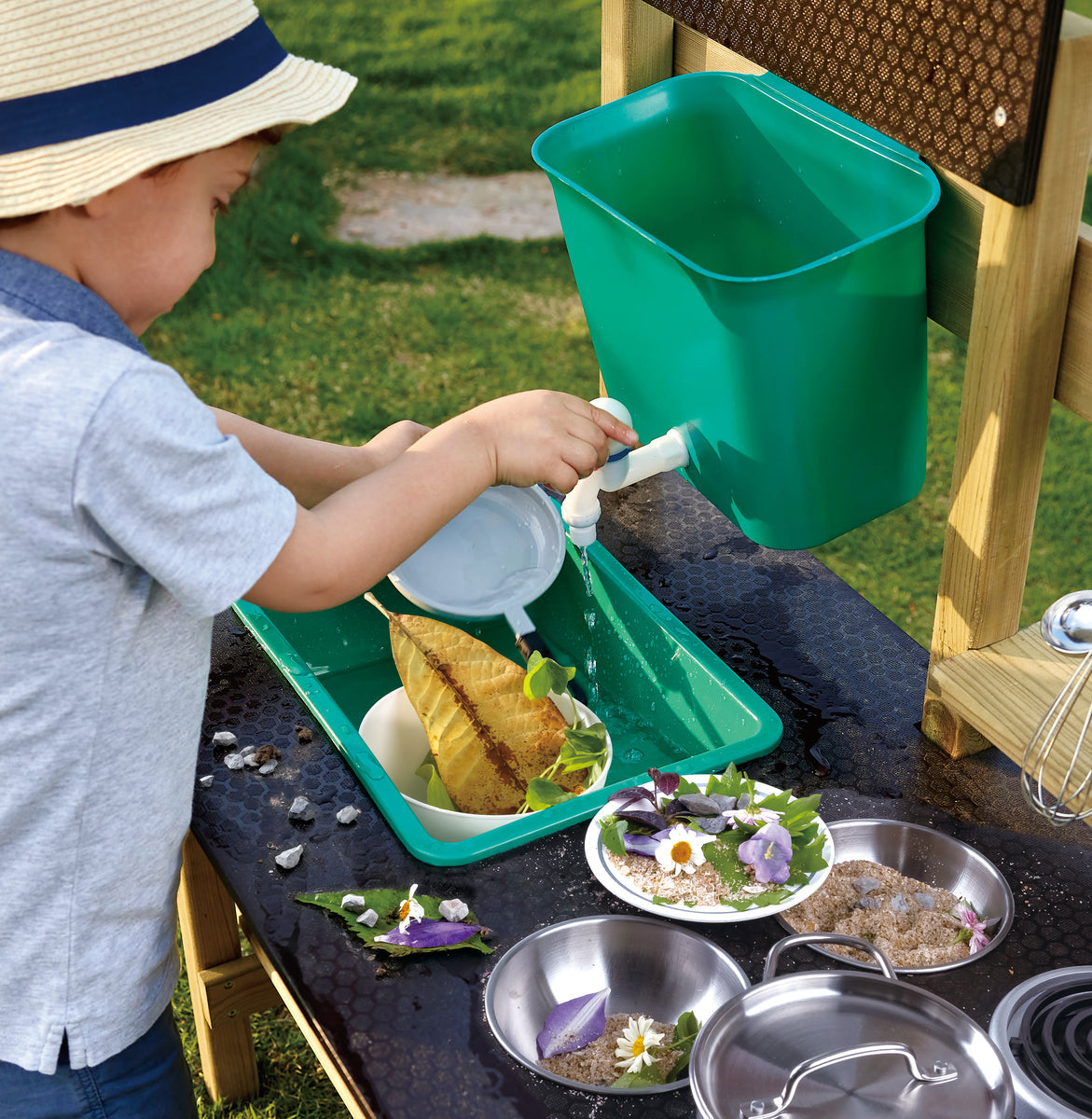 Hape: Outdoor Kitchen