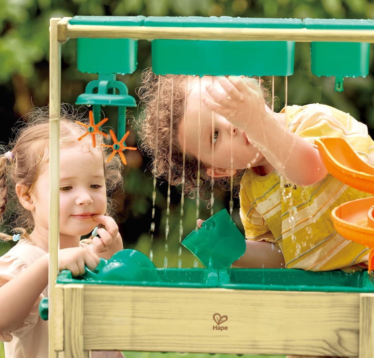 Hape: Multifunction Water Play Table
