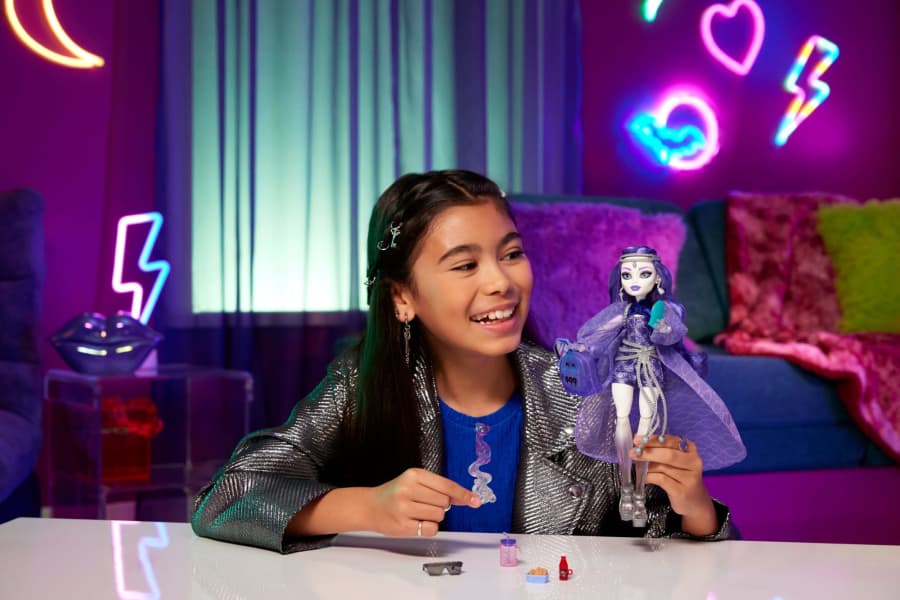 Monster High Fashion Doll: Spectra Vondergeist