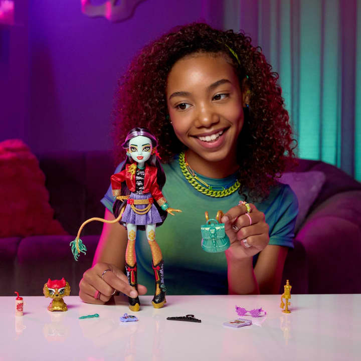 Monster High Fashion Doll: Jinafire Long