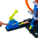 Hot Wheels: Mega Loop Garage Playset