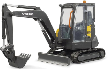 Bruder: Volvo Compact Excavator ECR40