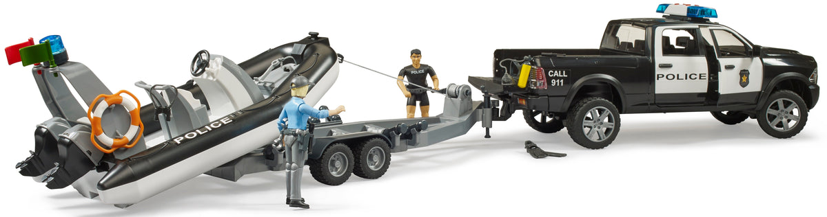 Bruder: RAM 2500 Police Pickup & Trailer with Boat & Light & Sound Module