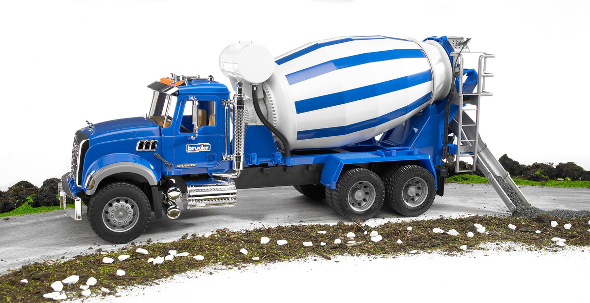 Bruder: MACK Granite Cement Mixer