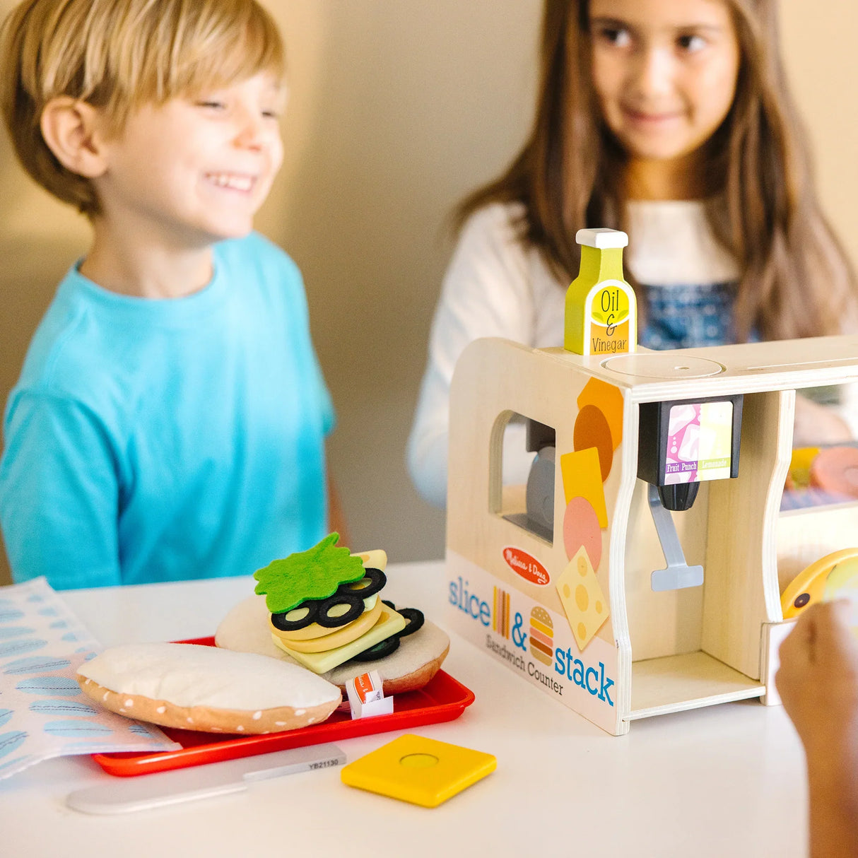 Melissa & Doug: Slice & Stack Sandwich Counter