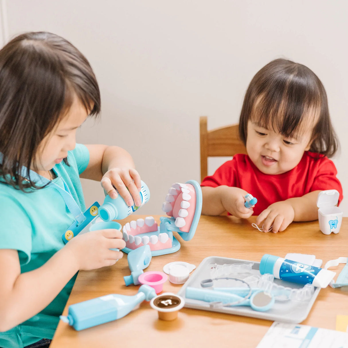 Melissa & Doug: Super Smile Dentist Play Set