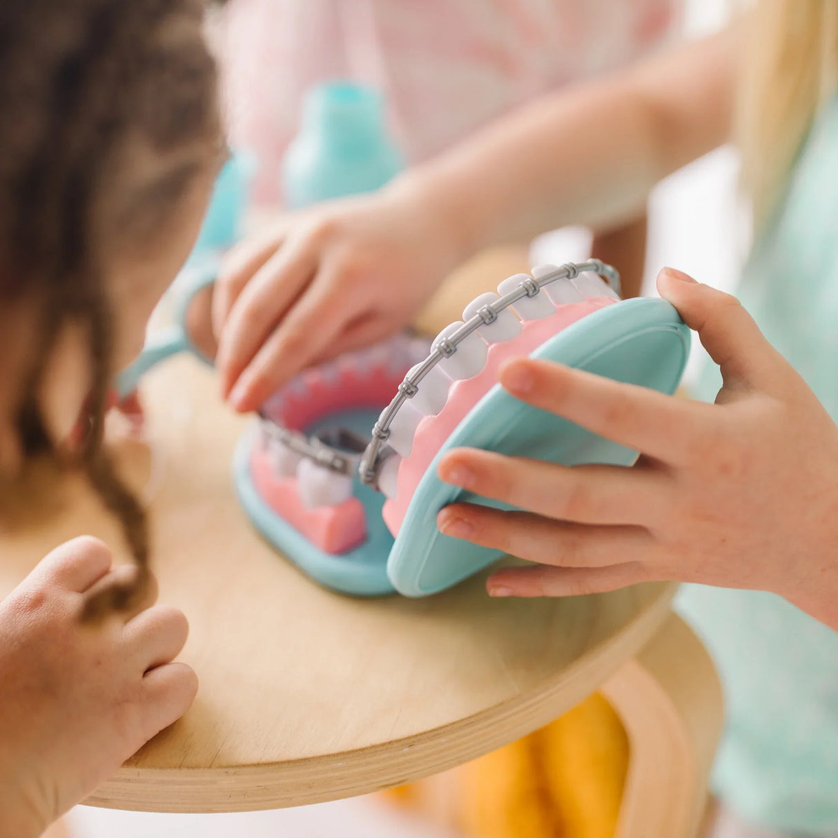 Melissa & Doug: Super Smile Dentist Play Set