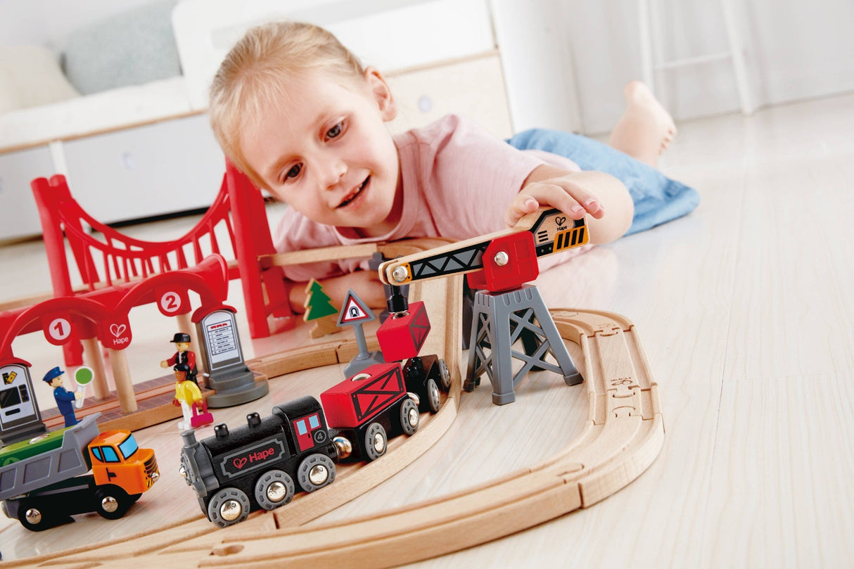 Hape: Steam-Era Freight Train