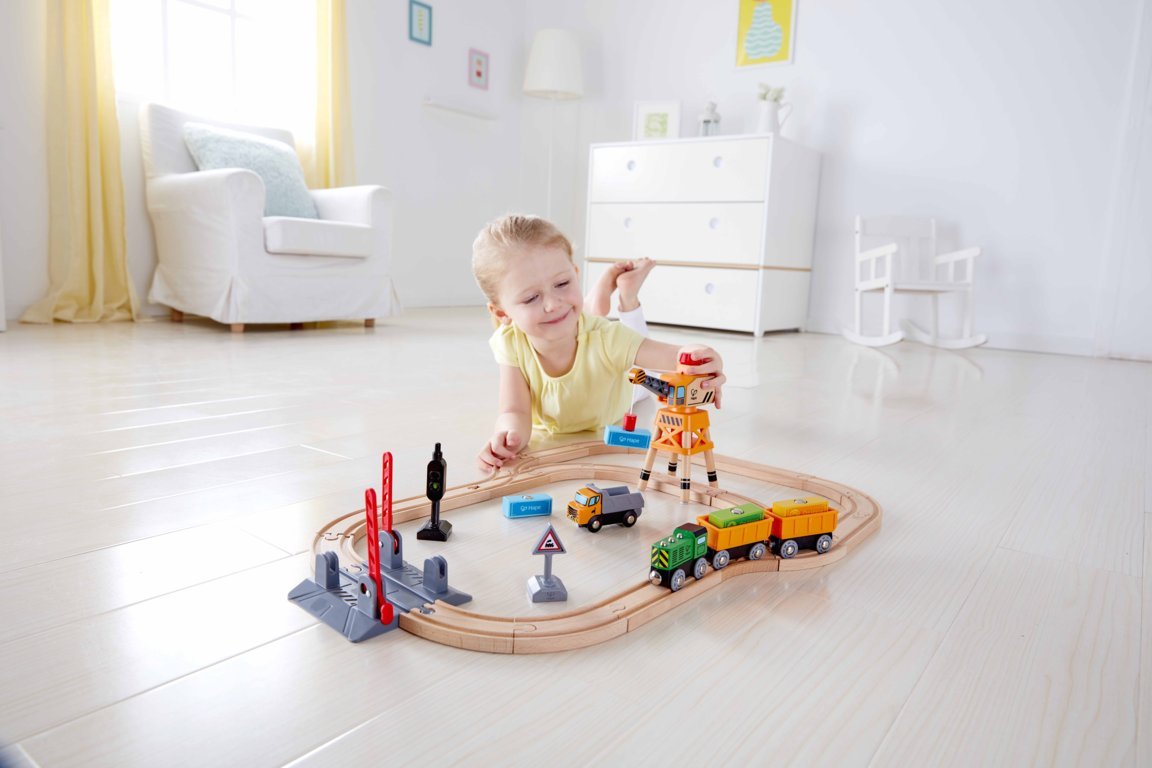 Hape: Crossing & Crane Set
