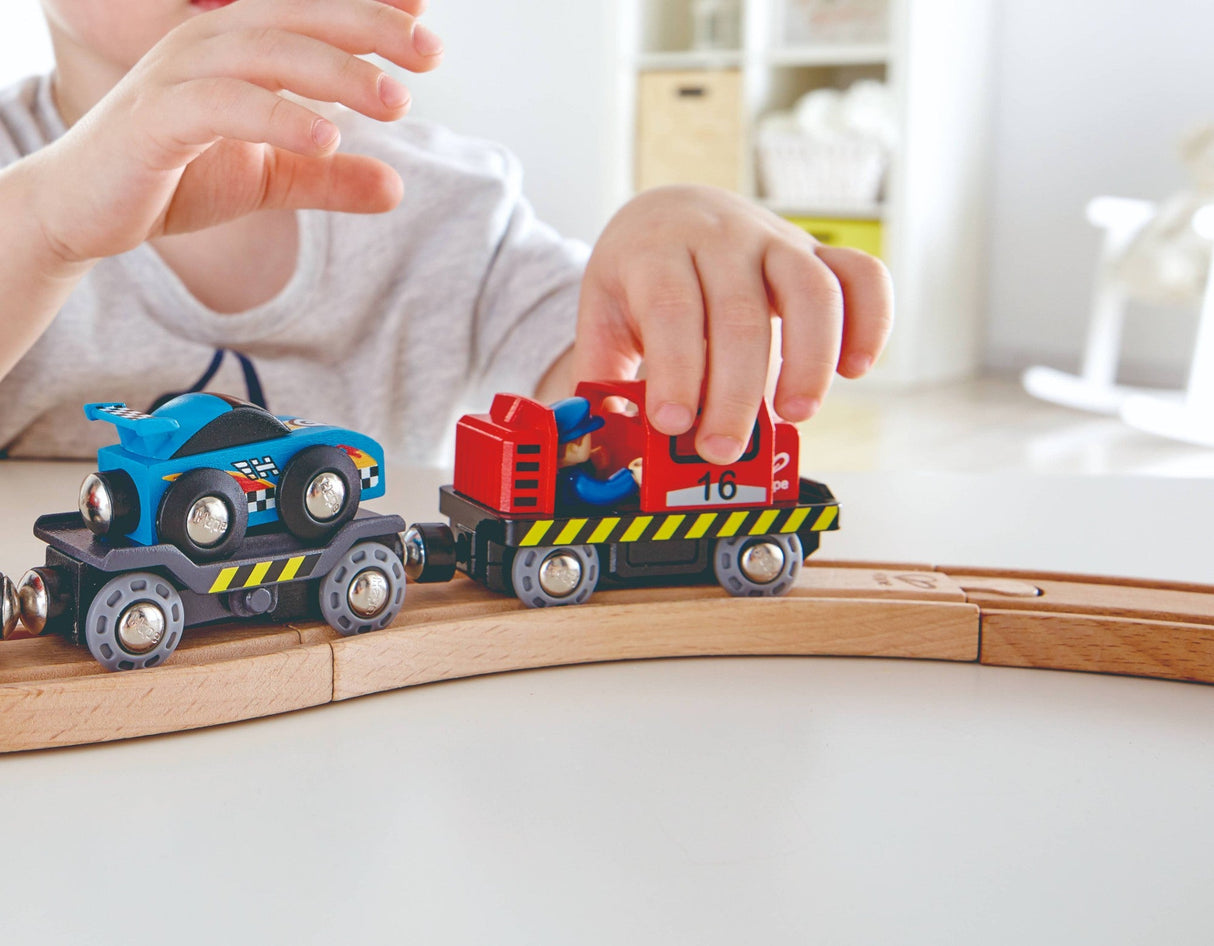 Hape: Race Car Transporter
