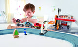 Hape: Race Car Transporter