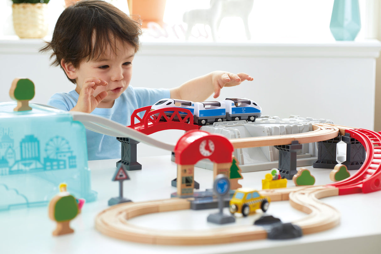 Hape: City Train Bucket Set