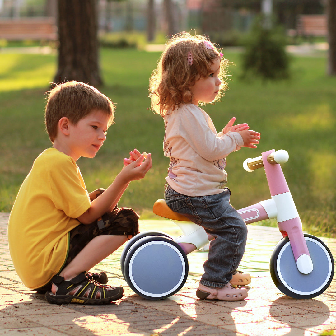 Hape: My First Balance Bike: Vespa Pink