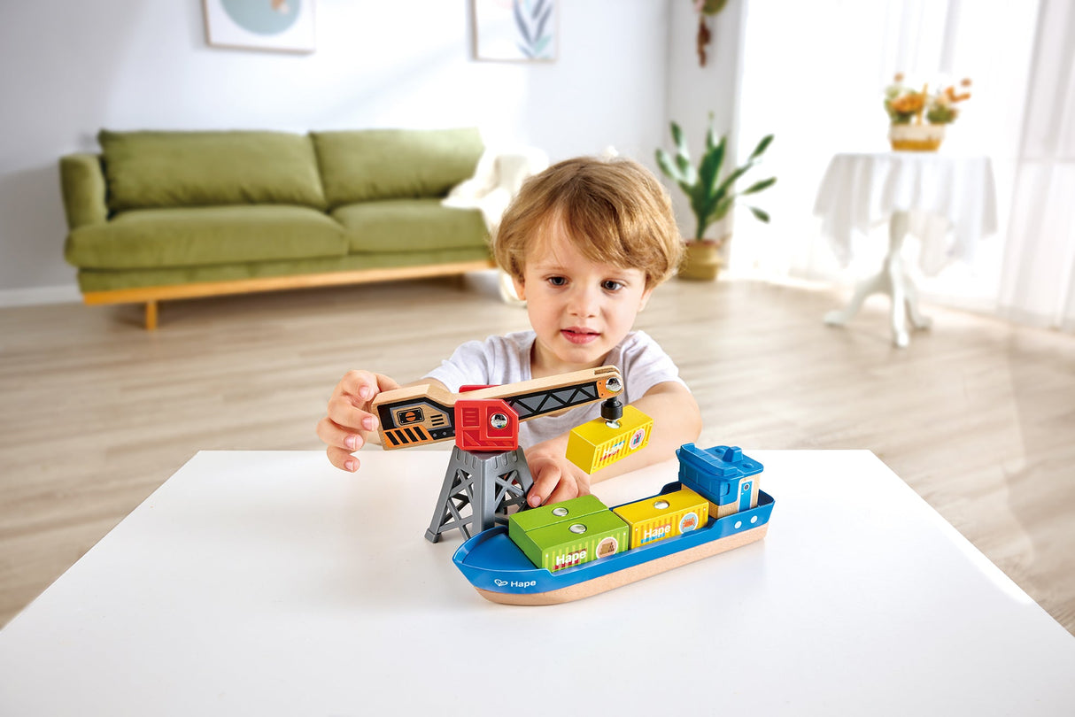Hape: Cargo Ship & Crane