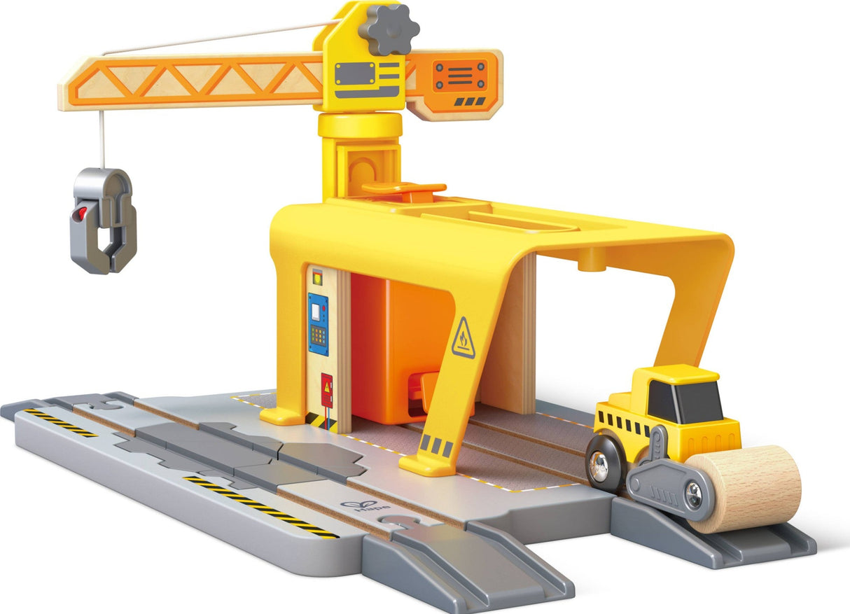 Hape: Railway Crane Construction