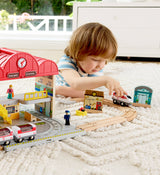 Hape: Portable Train Station Set