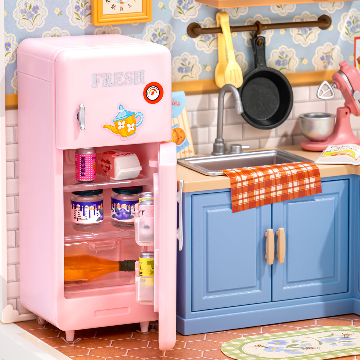 Rolife: Homely Baking Kitchen - Super Store Plastic DIY Miniature Puzzle