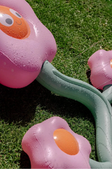Sunnylife: Inflatable Sprinkler Poppy the Peach