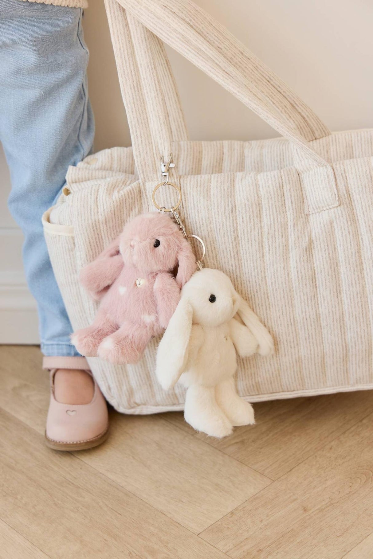 Snuggle Bunnies - Penelope Key Charm - Marshmallow 15cm